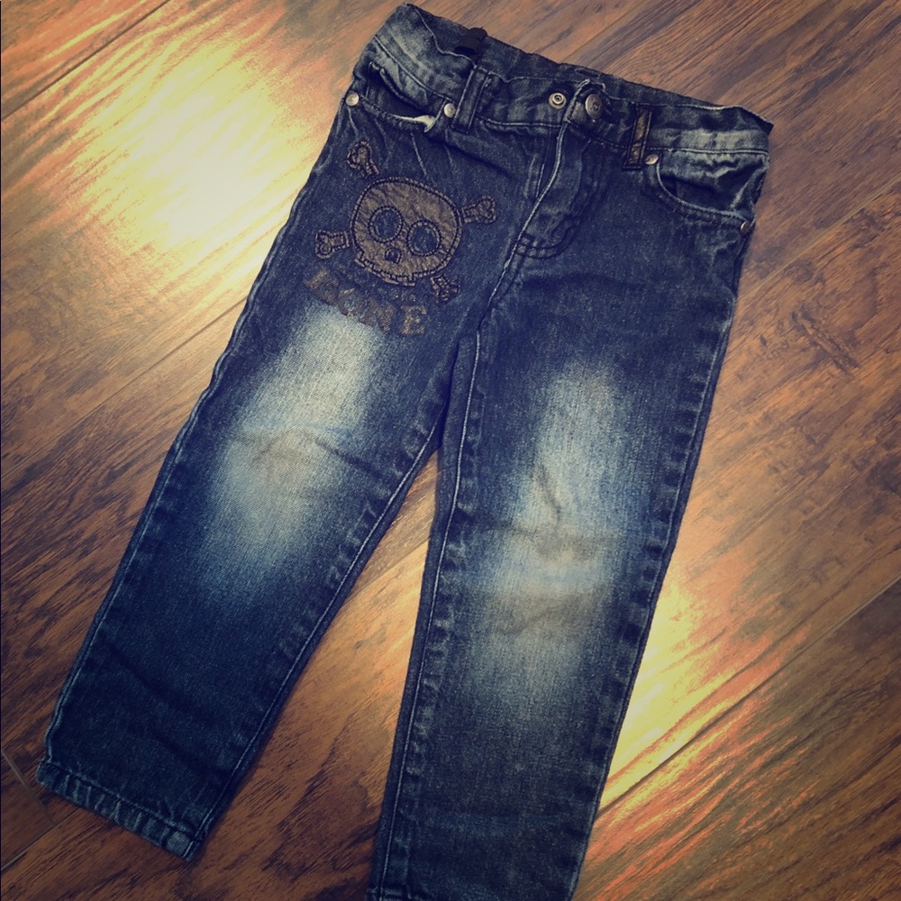 Jeans with a skull patch